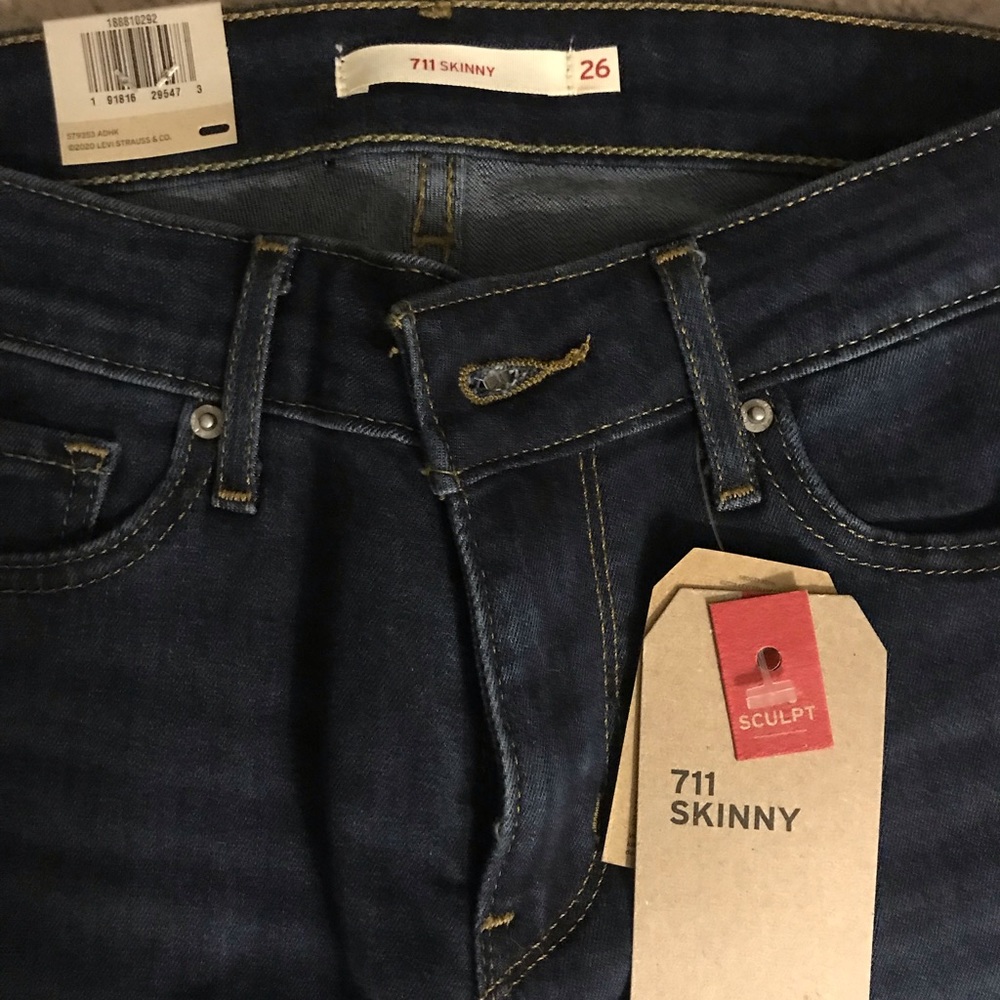 NWT Levi’s 711 skinny jeans